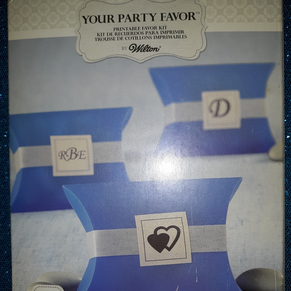 Wilton box of 50 Pillow Boxes in Blue